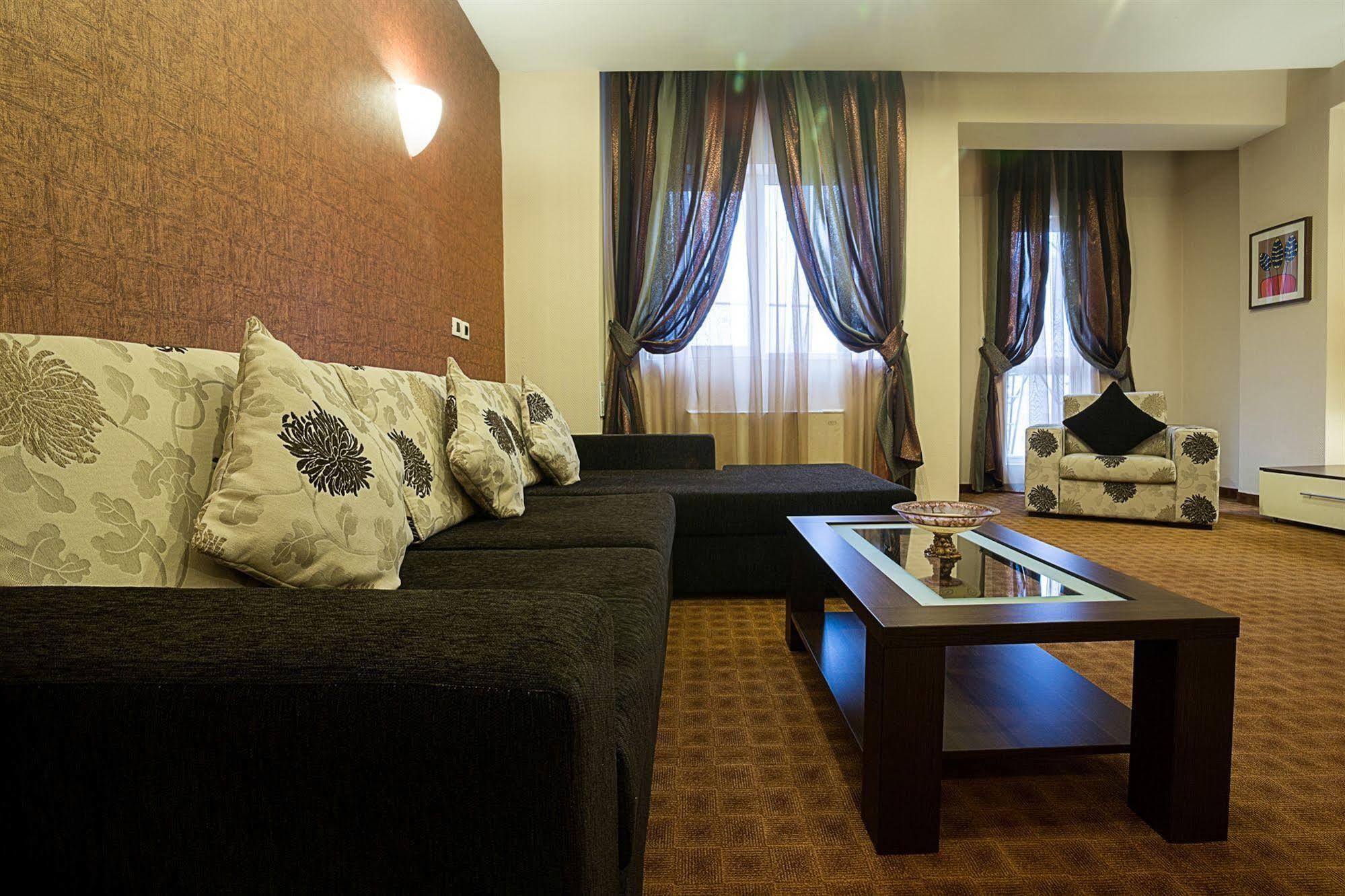 Inter Business Bucharest Hotel Ngoại thất bức ảnh