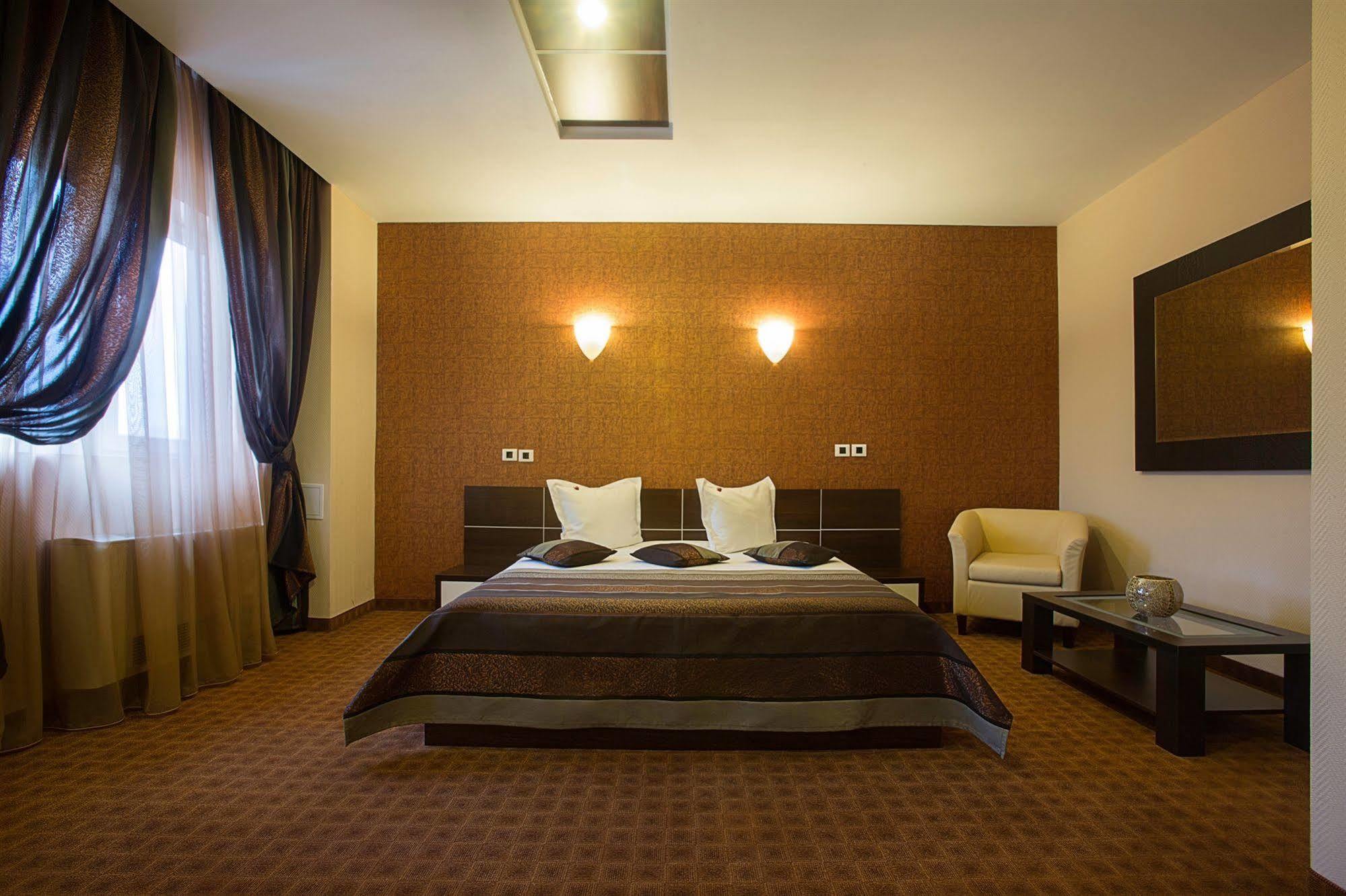Inter Business Bucharest Hotel Ngoại thất bức ảnh
